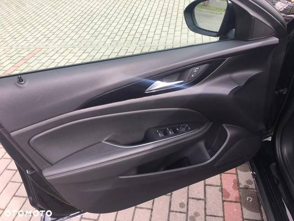 Opel Insignia 1.6 CDTI Innovation S&S - 11