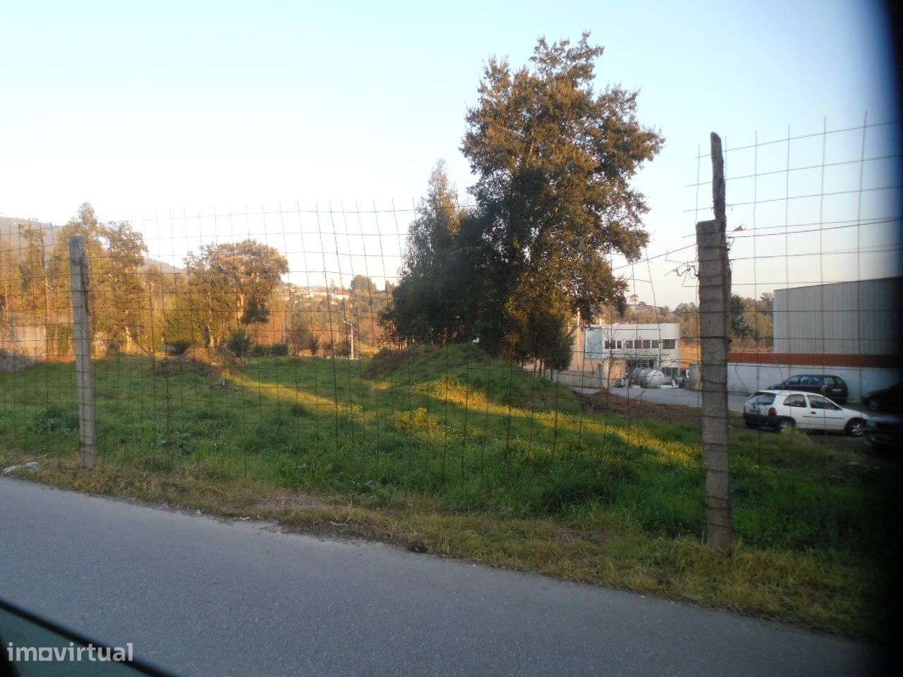 Terreno em Barroselas com aprox 1900 m2 - Perto da nacional - Grande imagem: 3/3