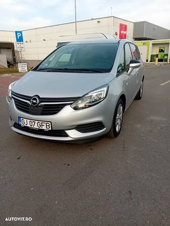 Opel Zafira - 1