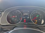 VW Passat Variant 2.0 TDi Highline DSG - 28