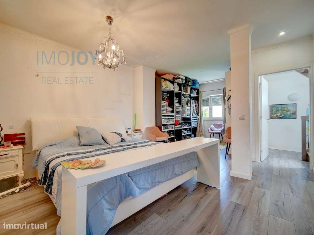 Charmosa Moradia T3 com Vista Mar no Alto do Lagoal-14