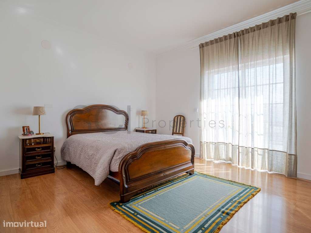 Moradia T5 Independente com Garagem em Fernão Ferro-30