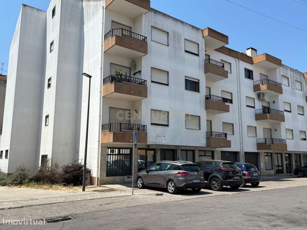T2 em Excelente Estado, Zona Norte do Entroncamento, Varandas, Lareira-9