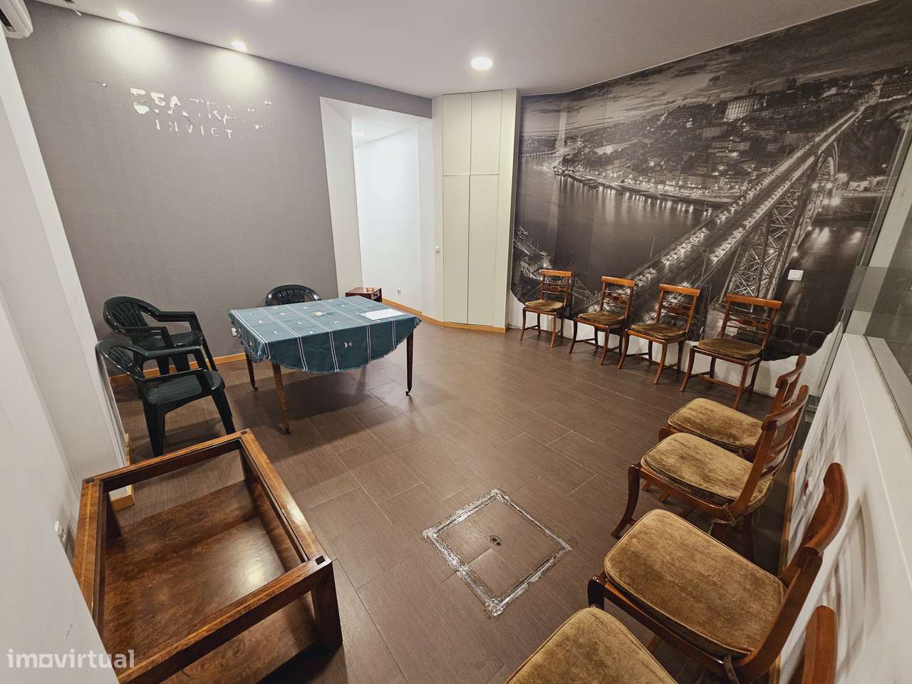 Arrendamento de espaço comercial na Rua do Capitão Pombeiro, 57 - Grande imagem: 3/10