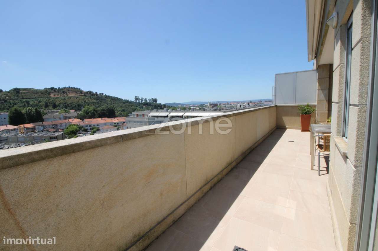 T2 c/ escritório, equipado e mobilado. Último andar. Garagem dupla. - Grande imagem: 5/42