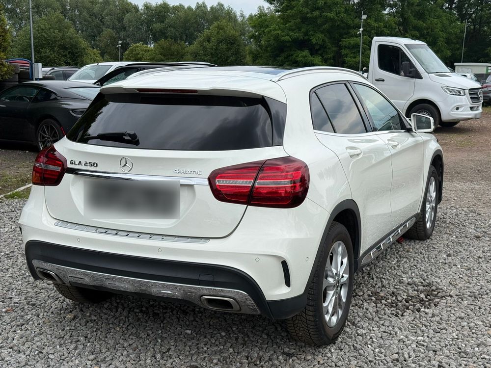 Mercedes-Benz GLA 250 7G-DCT AMG Line 2017