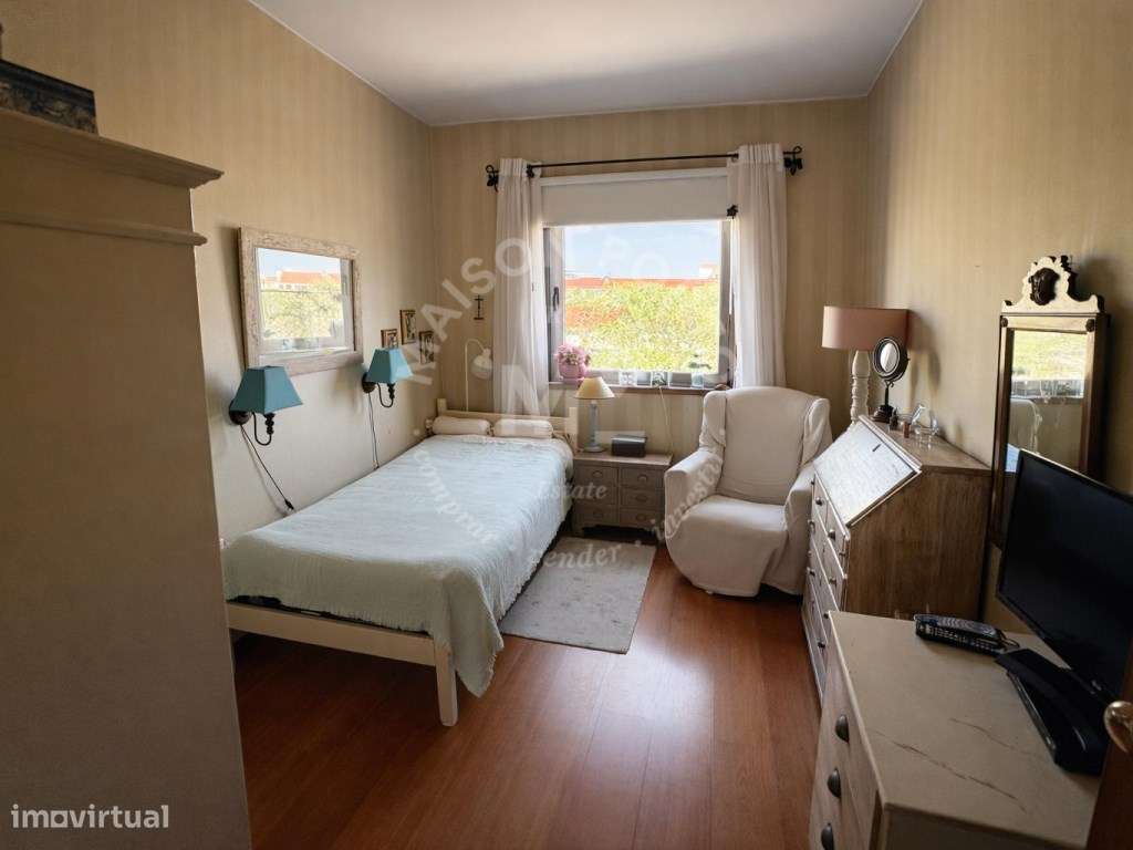 Apartamento T2 com Varanda e Garagem próximo ao Estádio do Boavista...-15