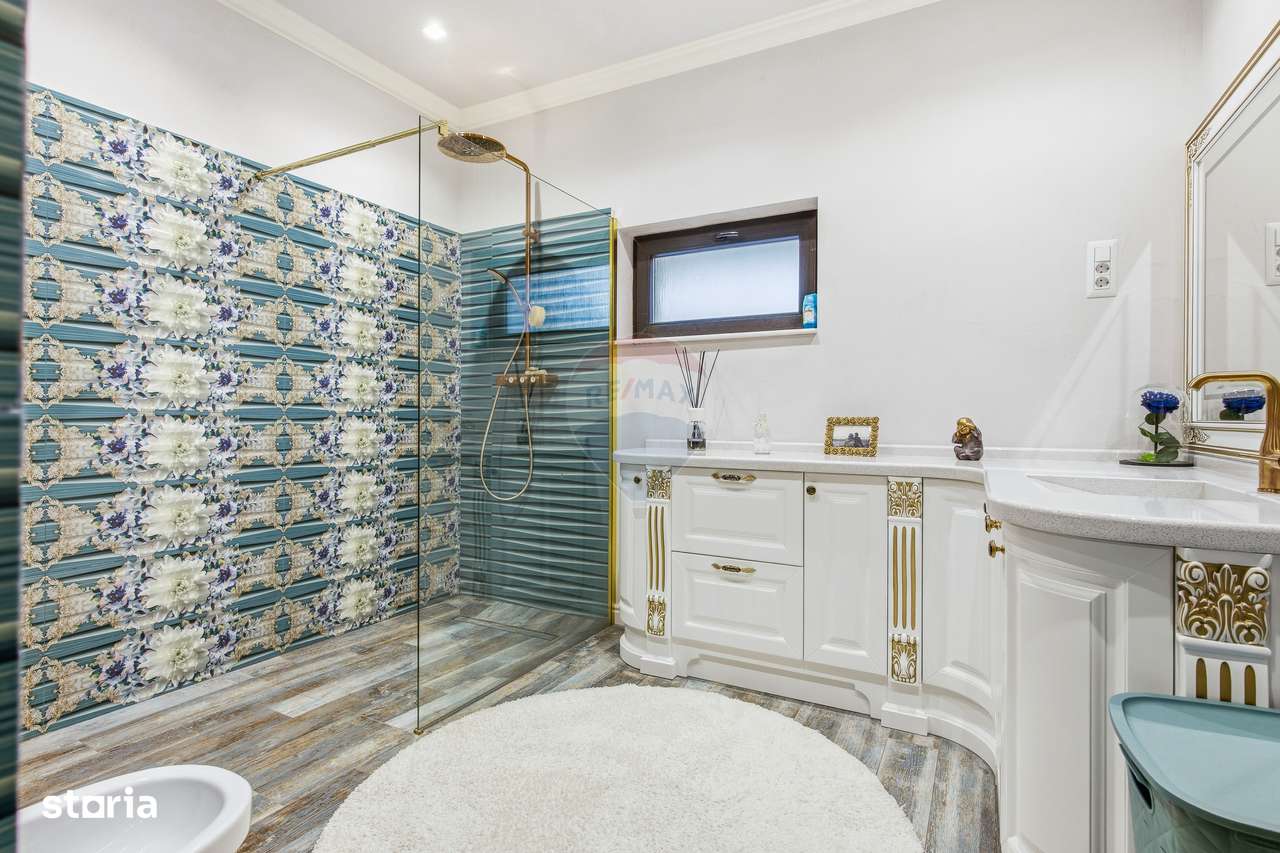 Vila de Lux de Vânzare, 280mp util - Str. Cortez - Hlincea Iasi - Imagine principală: 5/20
