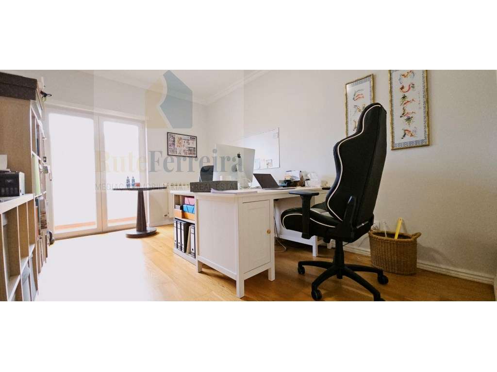 Apartamento T3 no Condomínio Campo Real !!-23