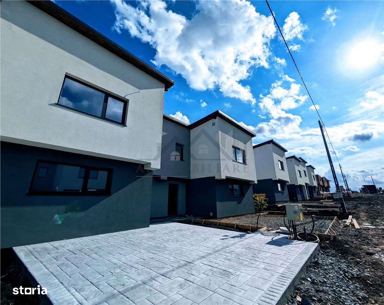 Casa 5 camere Valea Lupului - Zero comision  parcare asfalt incalzire - Imagine principală: 2/8