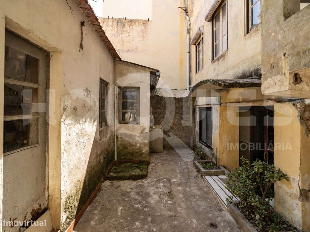MORADIA COM 3 APARTAMENTOS NO CENTRO HISTÓRICO FIGUEIRA DA FOZ-10
