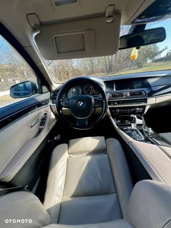 BMW Seria 5 520d Touring - 16