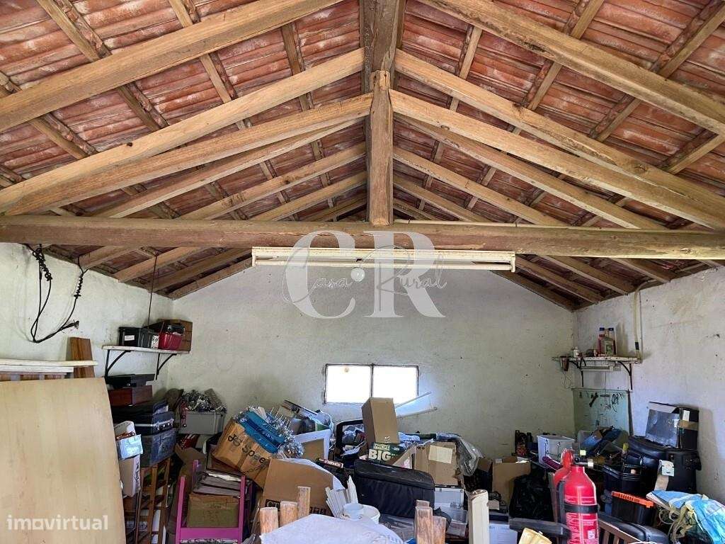 Moradia Térrea Isolada de 2 Quartos com Jardim, Anexos e Garagem, entr-33