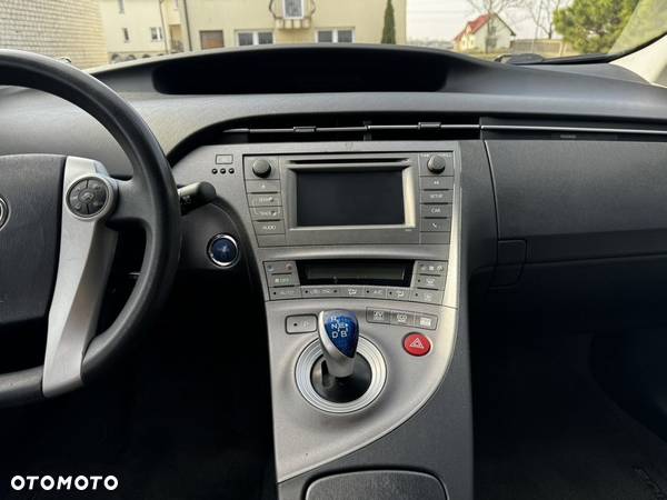 Toyota Prius (Hybrid) Executive - 26