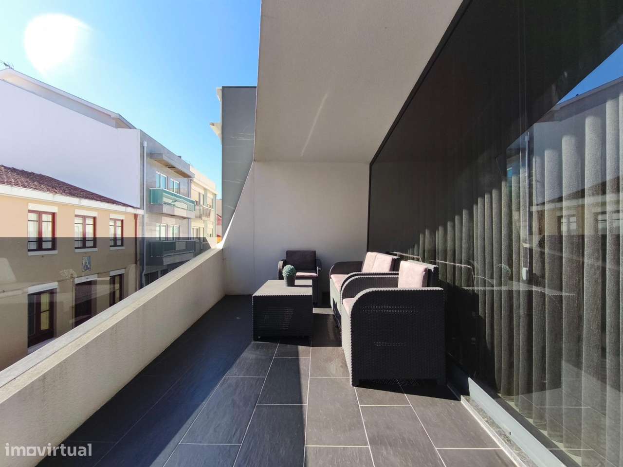 Moradia T3+1 (Centro Póvoa de Varzim a 300m da praia) - Grande imagem: 3/41