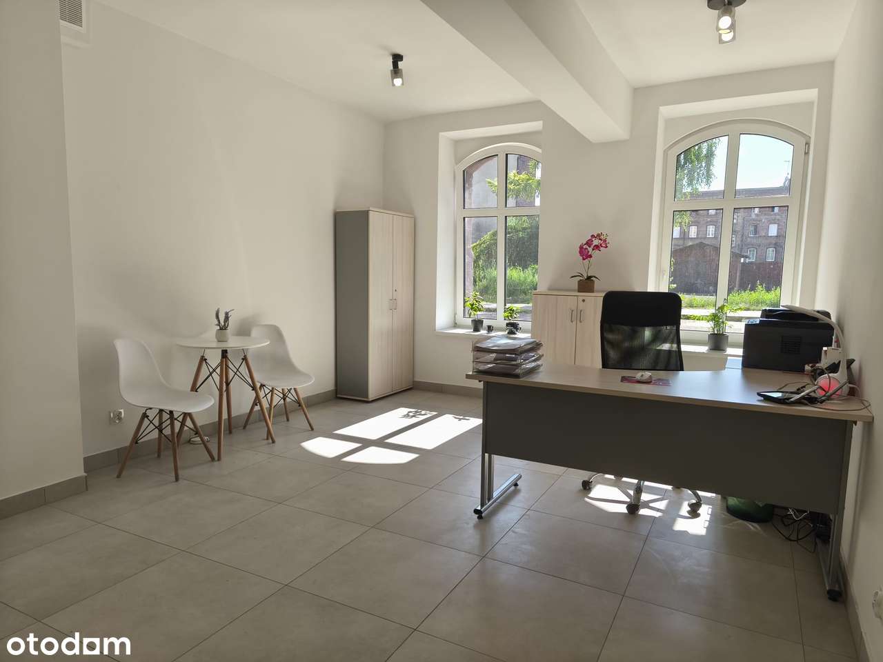 Lokal usługowy na sprzedaż/wynajem ul. dr. Bukowego 17 Świętochłowice-0