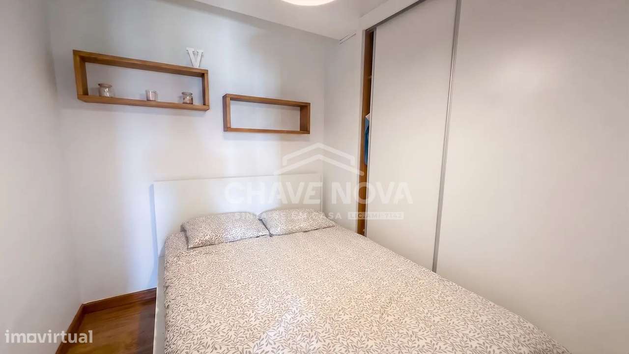 JD - Apartamento T1+1 Último Piso, Lugar Garagem, Canidelo. Mobilado-15