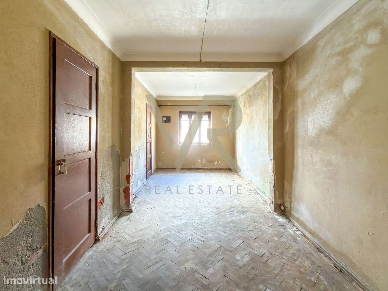Moradia com Grande Potencial de Remodelação | Possibilidade de T5 |-10