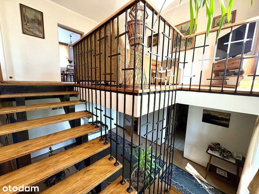 dom wolnostojący, 242m2, 7 pok.-2