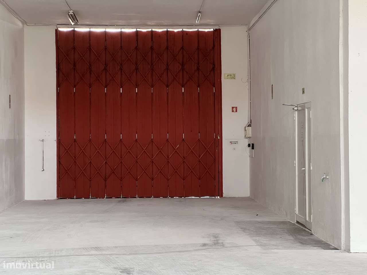 Armazém em Leça da Palmeira para arrendamento - Grande imagem: 5/7