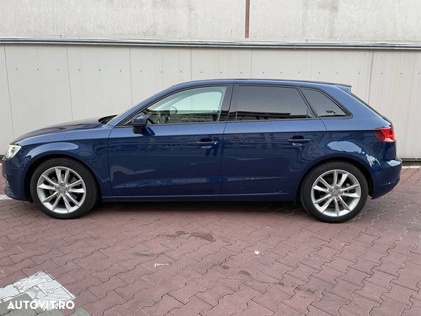 Audi A3 1.6 TDI Stronic Attraction - 6