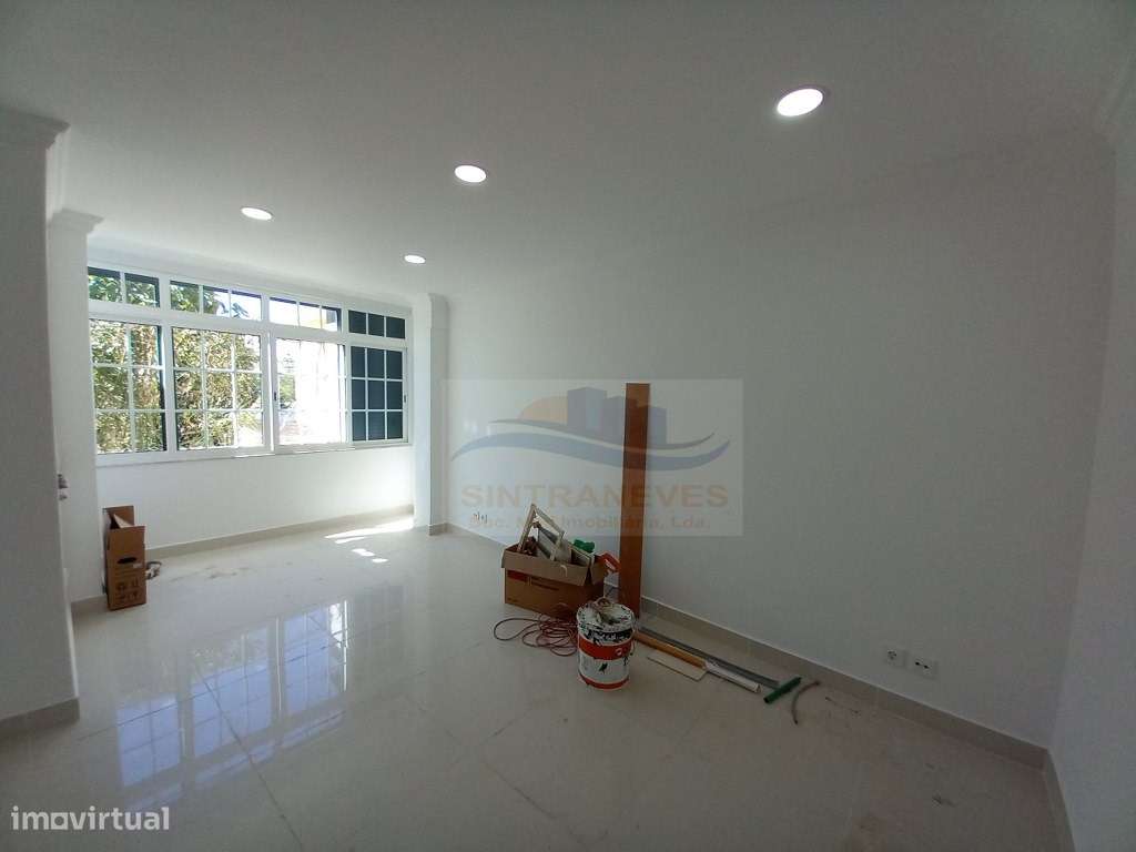 Moradia T3+T3 totalmente remodelada, com terraço, 4 casas de banho,... - Grande imagem: 4/54