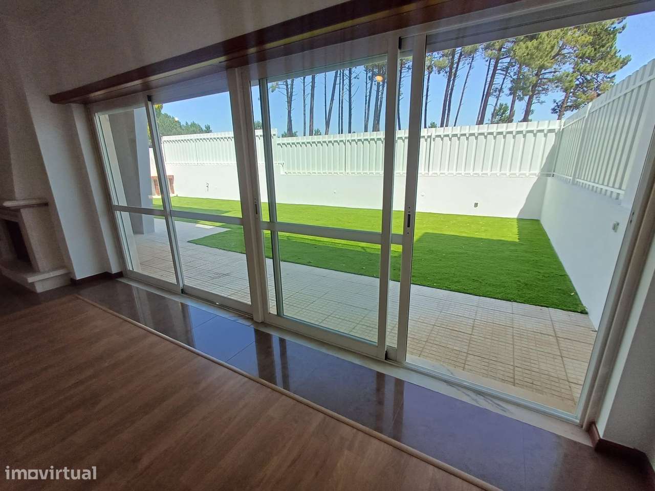 Excelente Moradia T4 garagem jardim Sampaio Sesimbra-5