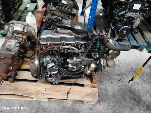 Motor Nissan SD25 - 6