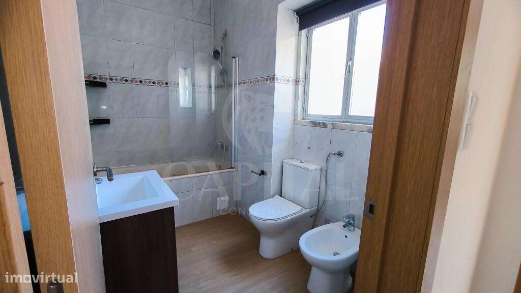 Apartamento T4 nas Mercês-17