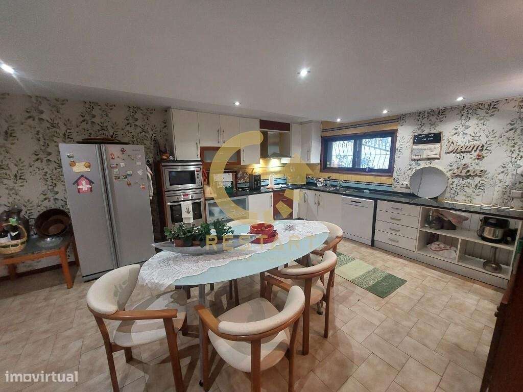 Moradia T4 geminada de 3 frentes em Baguim do Monte, Gondomar-30