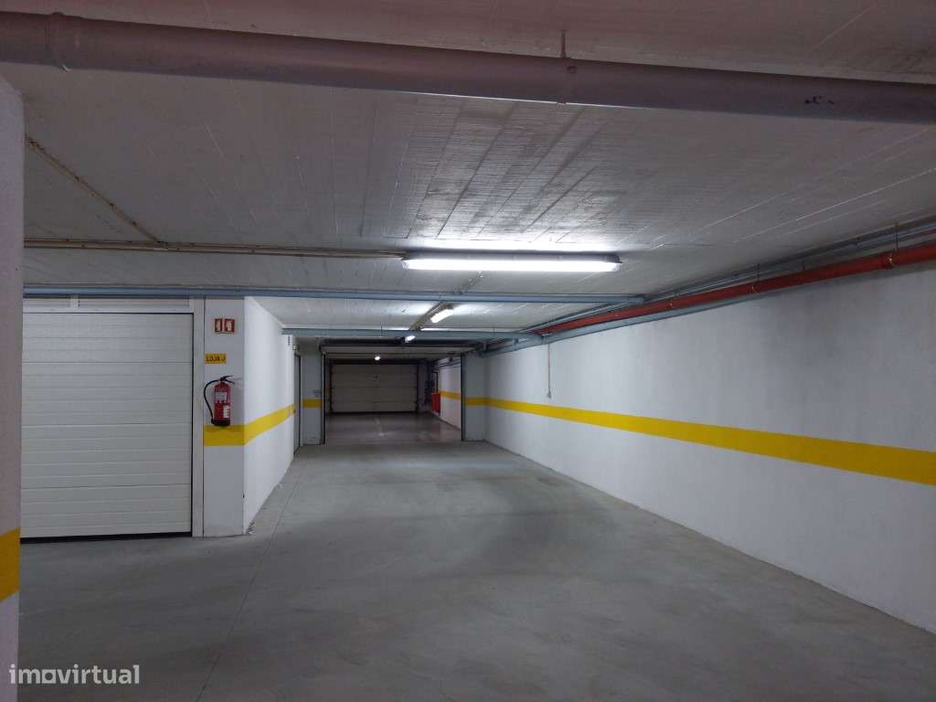 Lugar de estacionamento - Queijas Carnaxide - Grande imagem: 4/4