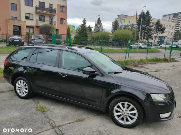 Skoda Octavia Combi 2.0 TDI DSG Selection - 1