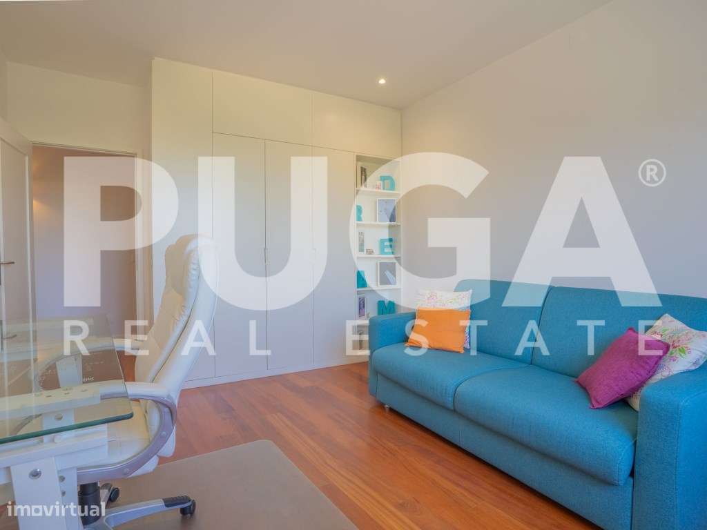 Apartamento de Prestígio na Praça Velásquez - Porto-5