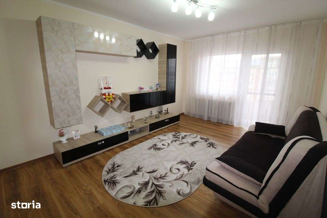 Vând apartament 2 camere în Hunedoara, zona Micro5-1/Bd. Dacia, 50mp - Imagine principală: 1/10
