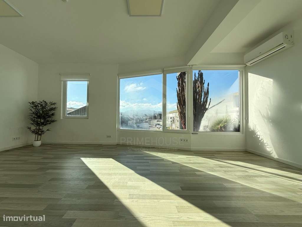 Escritório para arrendar em Vila Nogueira de Azeitão - Grande imagem: 4/14