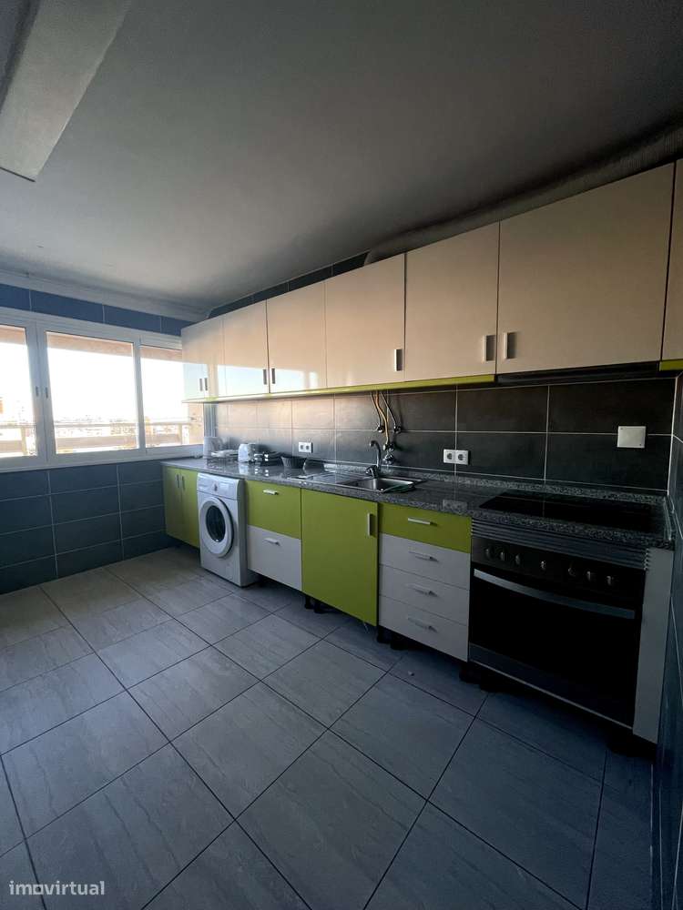 Apartamento T3 Duplex - Centro de Faro - Grande imagem: 2/19