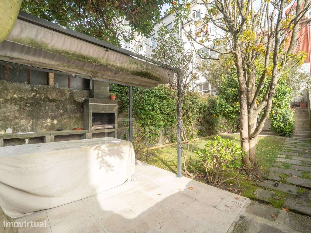 Moradia T5 + 1 no Bonfim com Jardim - Grande imagem: 4/48