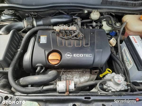 Opel Astra III GTC 1.8 Sport - 10