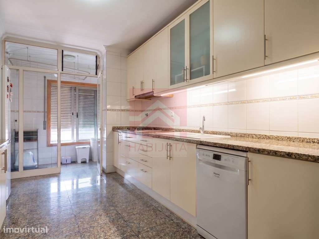 Magnífico Apartamento T2+1 no Centro de Rio Tinto (Avenida da Conduta)-7