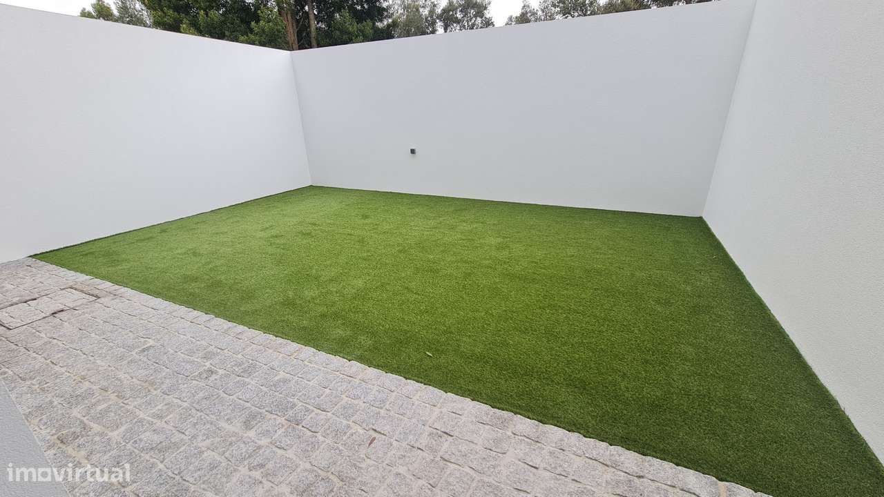 Moradias Novas 2 frentes com Jardim - Águas Santas - Exc. localização-6