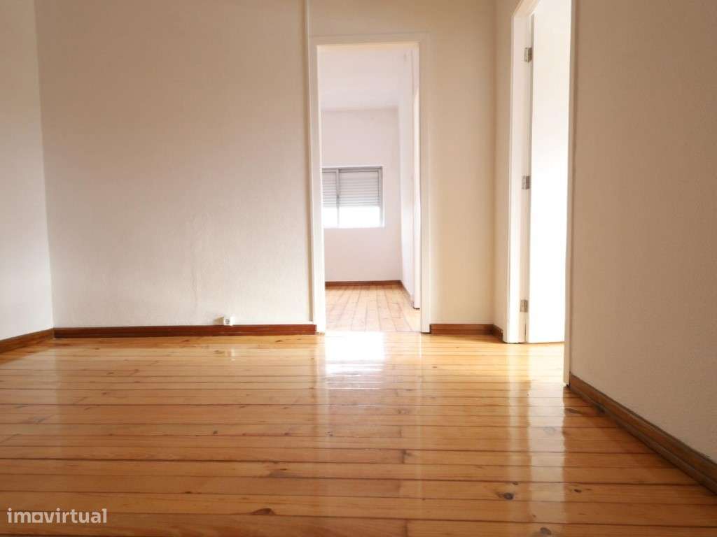 Moradia com 3 habitações independentes-9