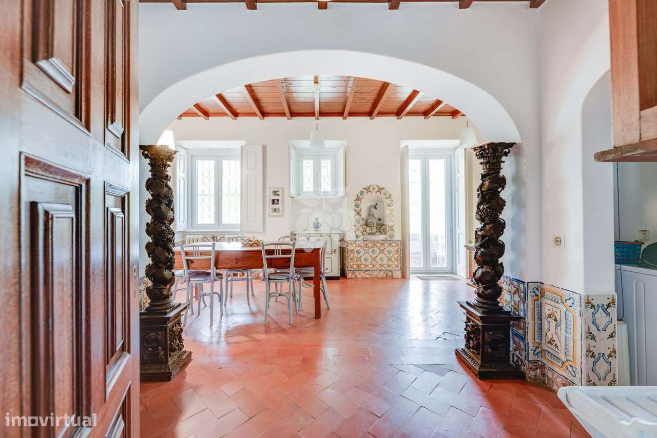 Moradia histórica T6  em Sintra com jardim, piscina e garagem-11