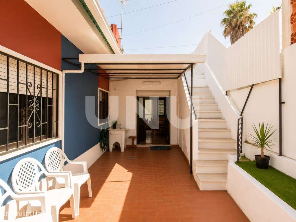 Moradia Bifamiliar T4 + T1 com garagem nas Paredes, em Alenquer!-22