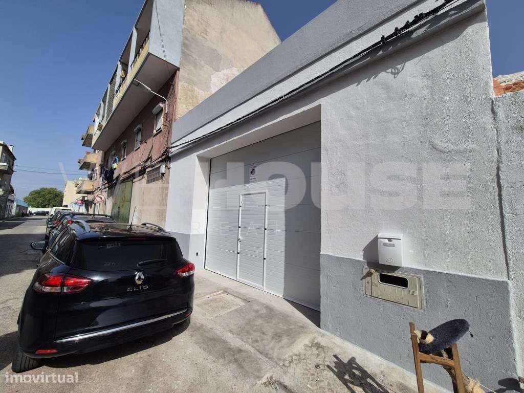 Armazém para Venda na Baixa da Banheira-15