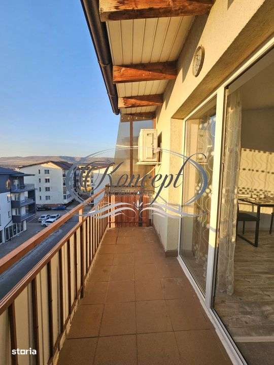 Apartament modern renovat cu parcare pe strada Florilor-7