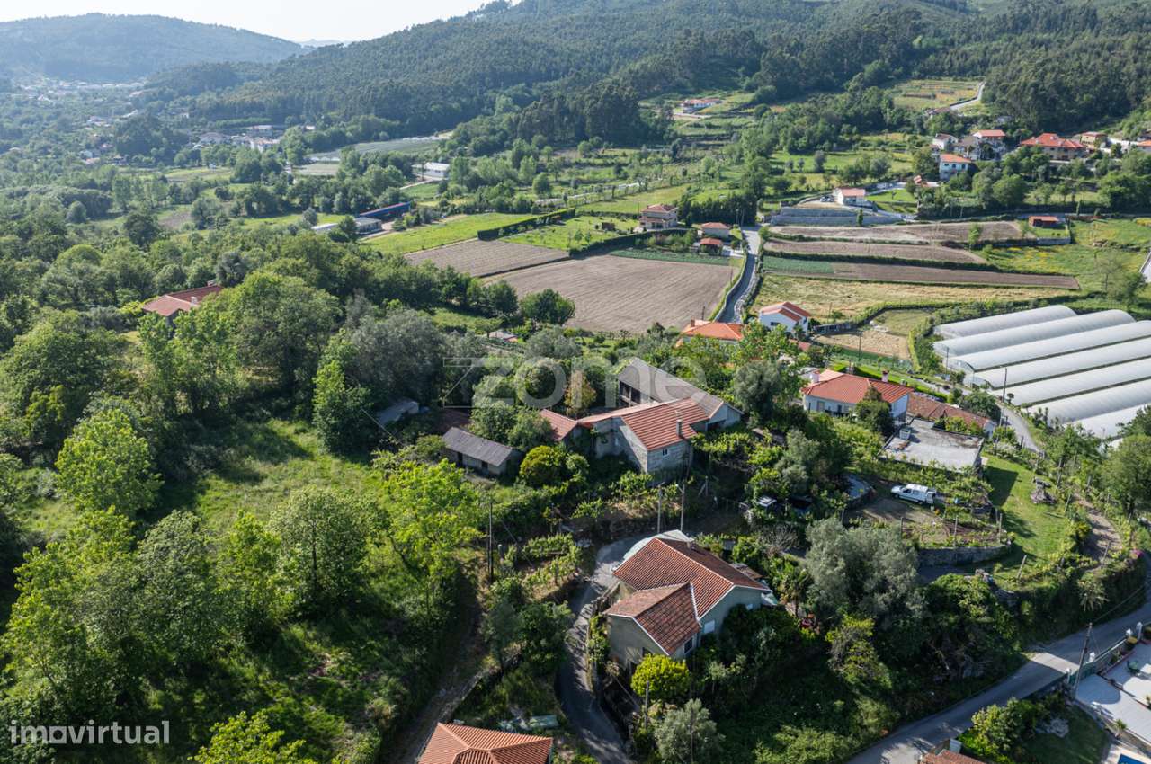 Casa em Ruína para Reconstrução com 12000 m2 Terreno - Grande imagem: 4/16