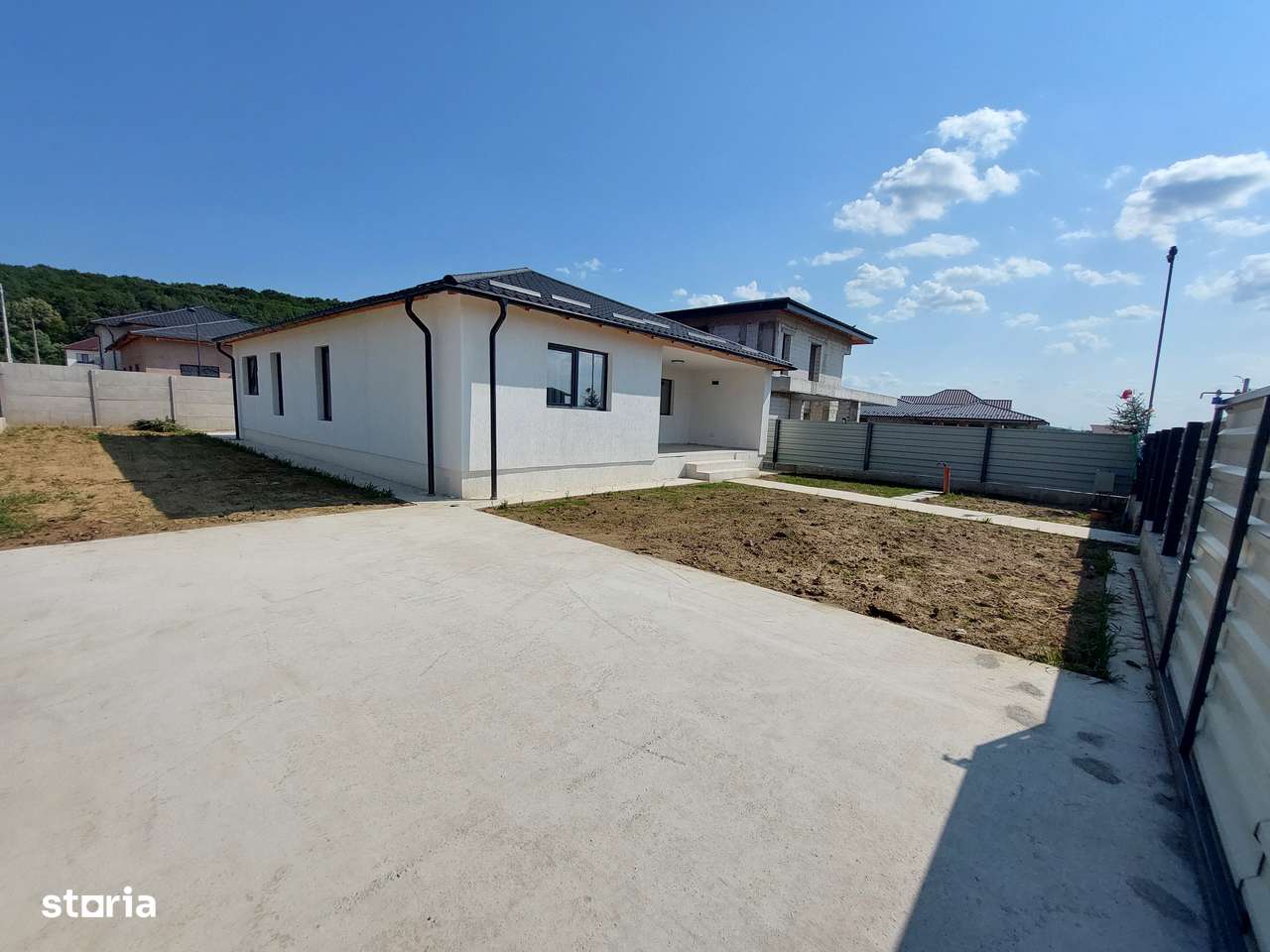 Vindem Casa Noua Mioveni str Prunilor 4 camere teren 440 mp la Cheie-1