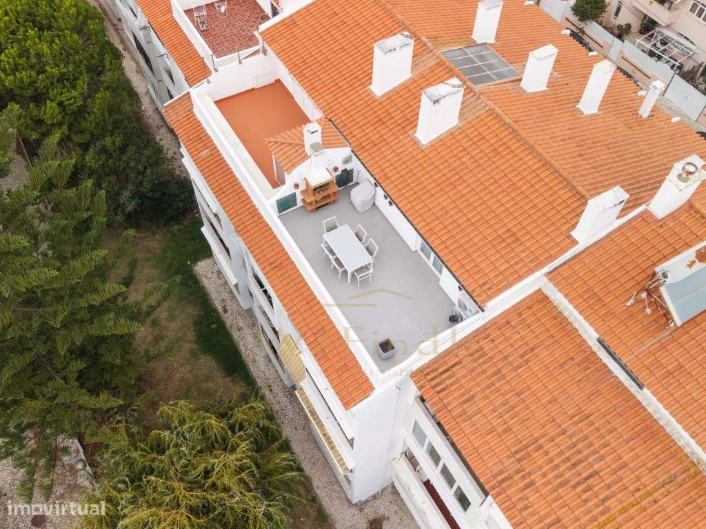 Magnífico T2 com Sótão Aproveitado (Estúdio) independente e Terraço...-27