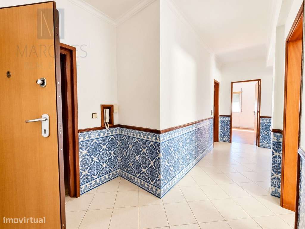 Apartamento T2 com Arrecadação em Casais de Mem Martins - Rio de Mouro-8