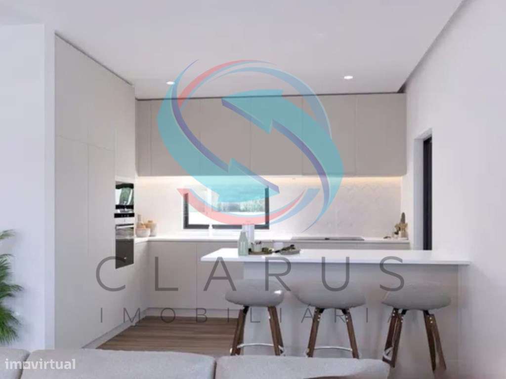 MORADIA TÉRREA T3 ISOLADA COM PISCINA - Grande imagem: 5/10